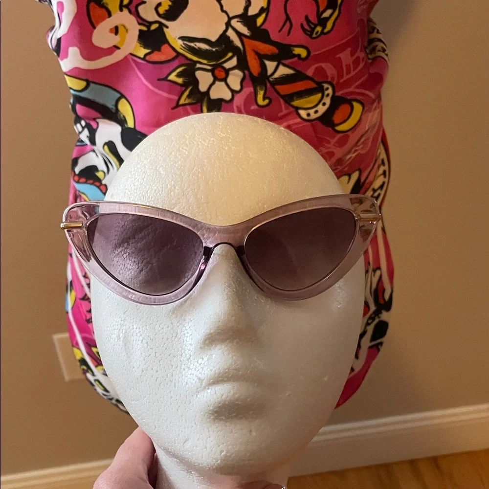 Chic Purple Cat-Eye Sunglasses